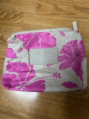 Aloha Collection Reversible Floral Pink and White Zip Pouch